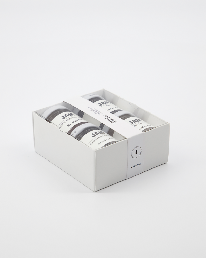 Nicolas Vahe hillolajiltelma lahjalaatikossa