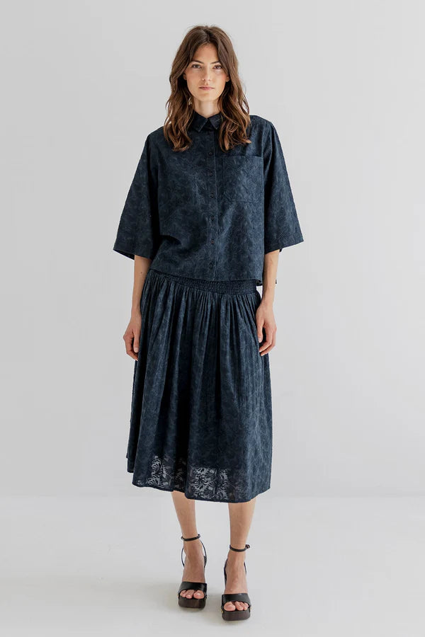 Project AJ117 Hortense paita, Musta