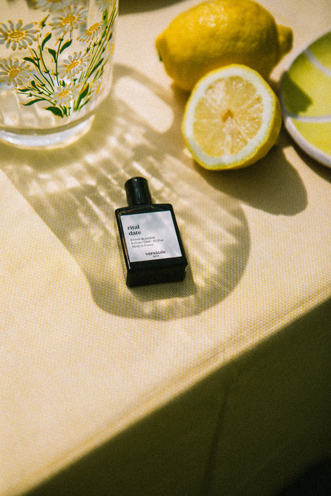 Versatile Paris hajuvesi, Rital Date