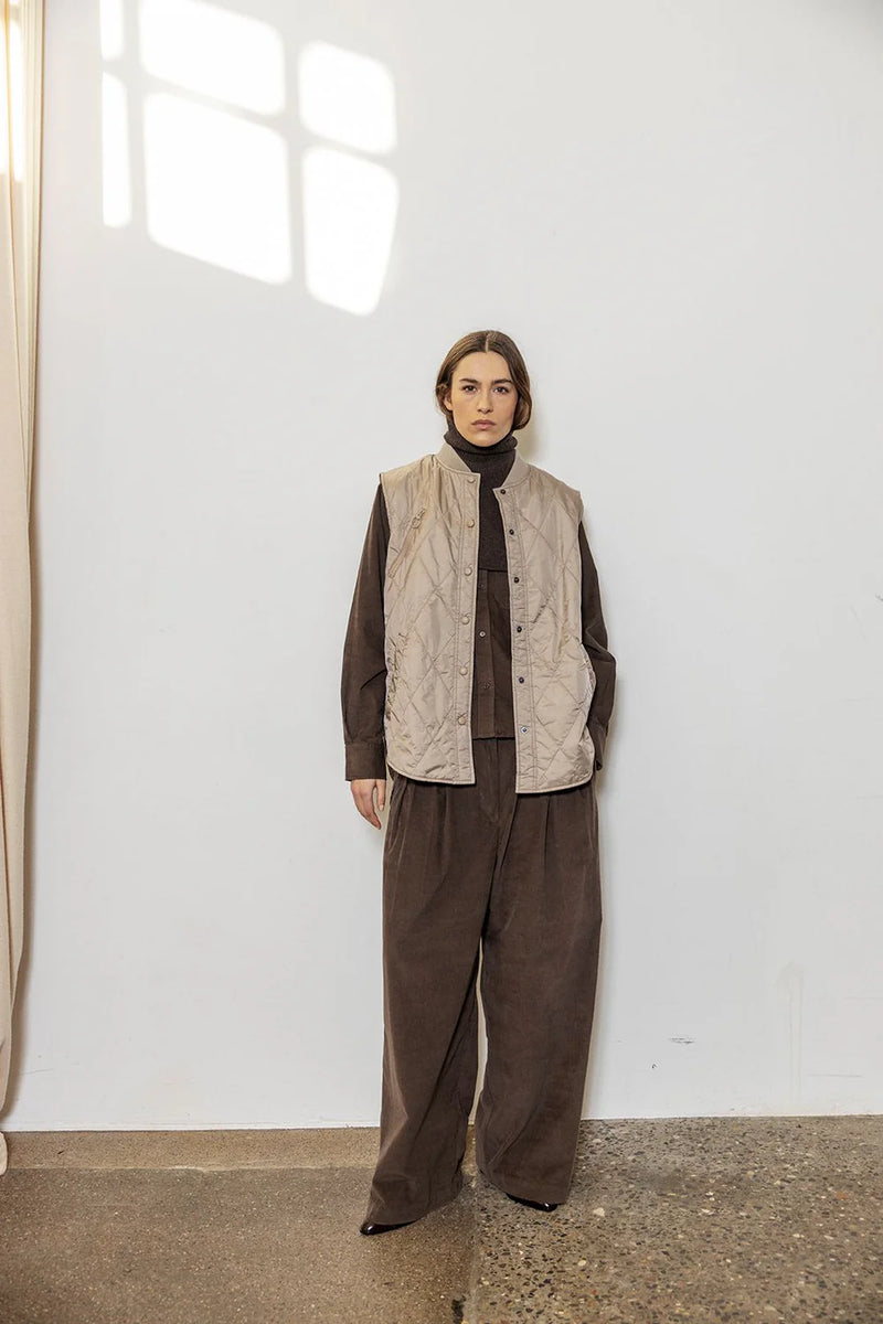 Project AJ117 Nizza tikkiliivi, taupe