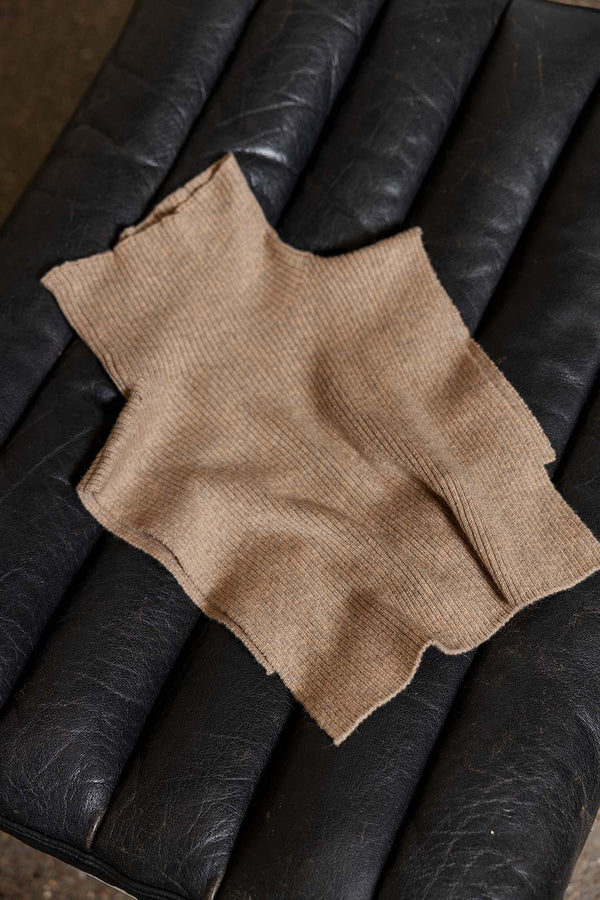 Project AJ117 Stay Warm kauluri, Tan