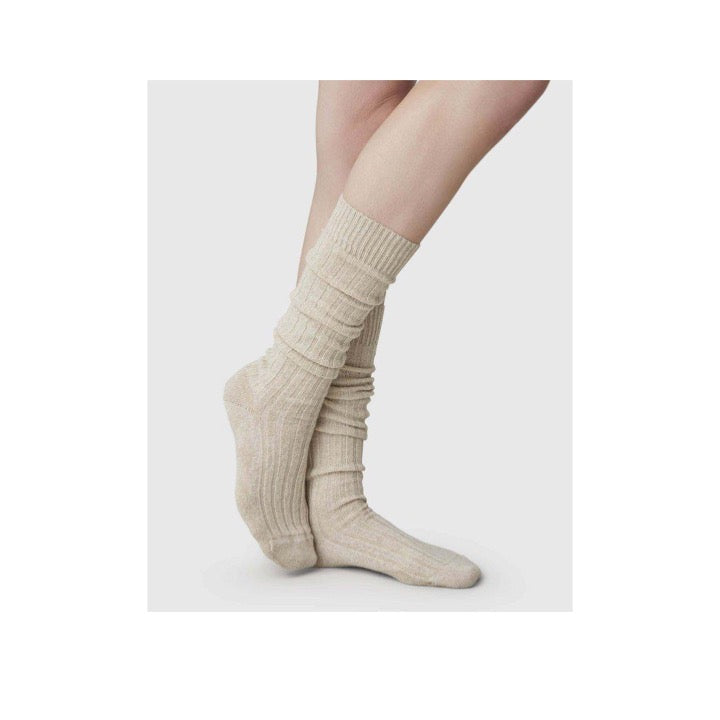 Swedish Stockings Bodil Chunky polvisukat, Oat