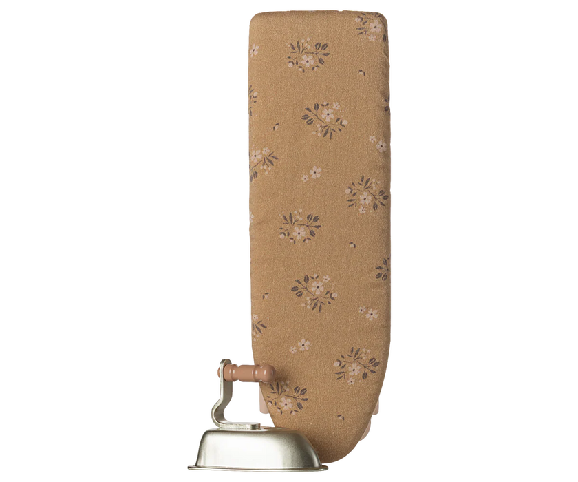 Maileg silityslauta ja silitysrauta, powder