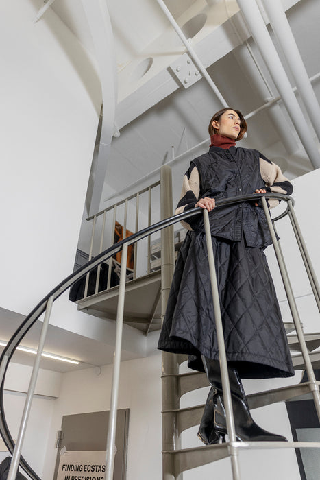 Project AJ117 Nizza tikkiliivi, musta