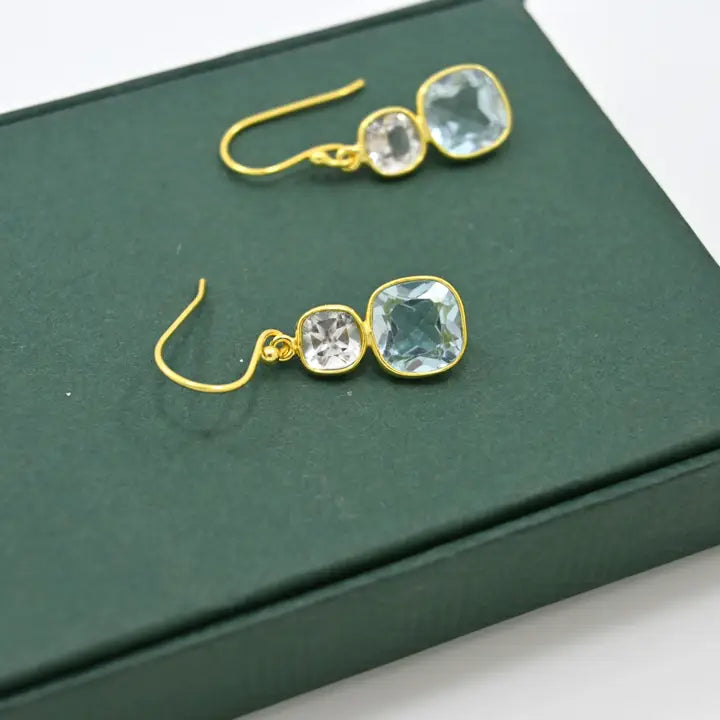 Natural kullattu korvakoru, blue & white topaz