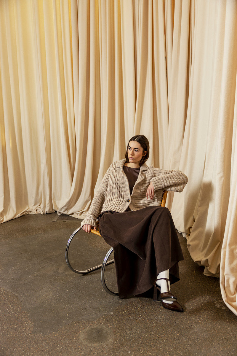 Project AJ117 Sting neuletakki, Sand