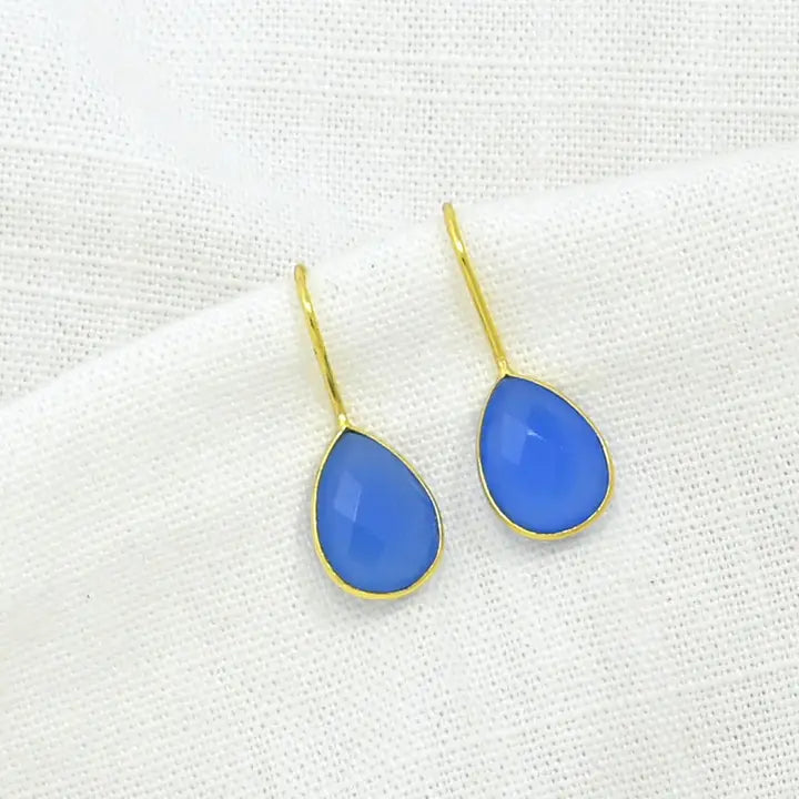 Teardrop kullattu korvakoru, Blue chalcedony