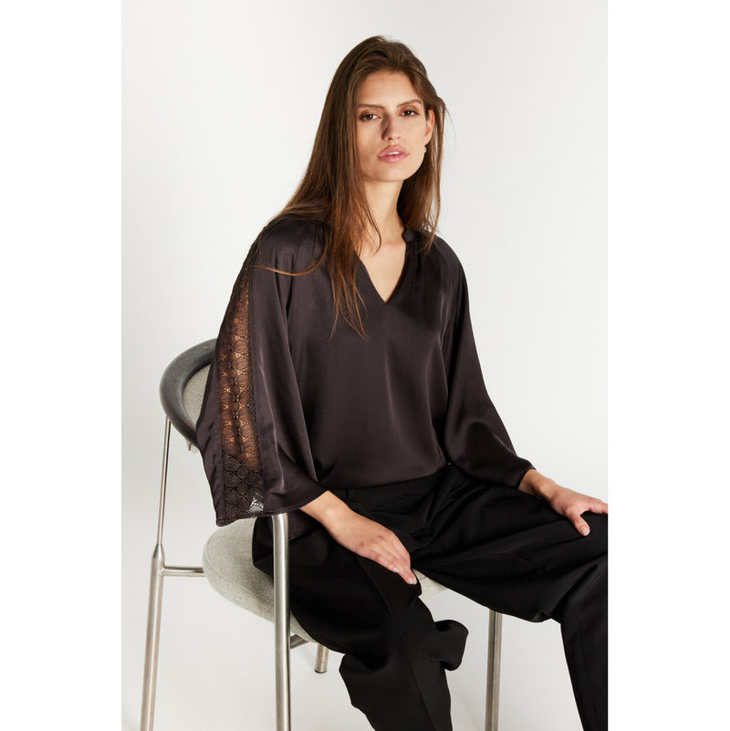 Weckia Wicki pusero, Dark Brown