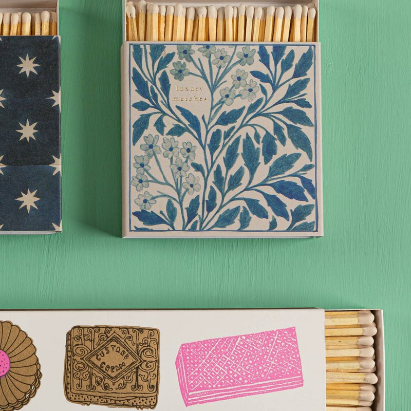 Archivist Blue Floral Tulitikut