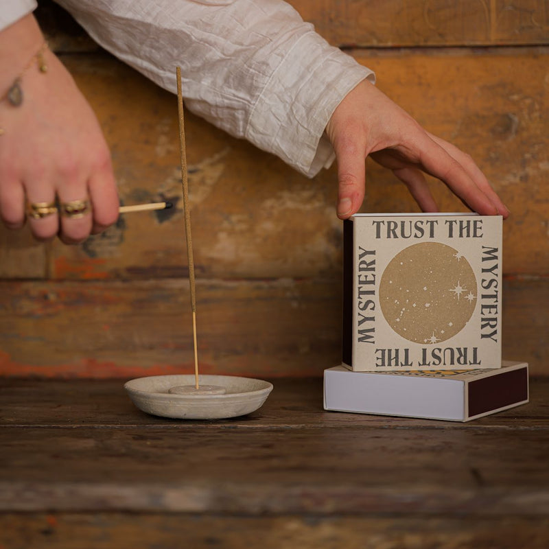 Archivist Trust the Mystery Tulitikut