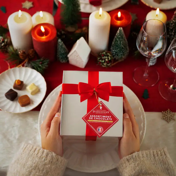 Konvehtirasia 32 Chocolates - Dark , Milk and White Chocolate