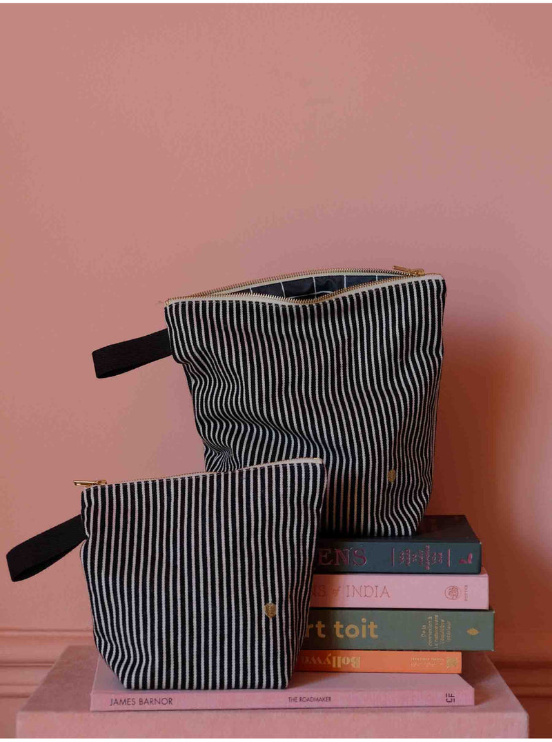 La Cerise sur le gâteau iso toilettilaukku, Basile