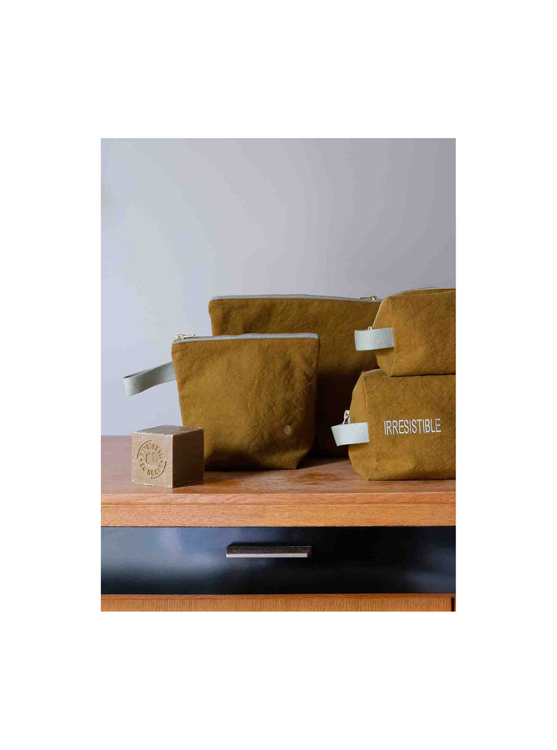 La Cerise sur le gâteau iso toilettilaukku, Nuts