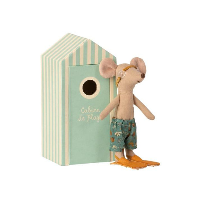 Maileg Beach Mouse, Big Brother in Cabin de Plage